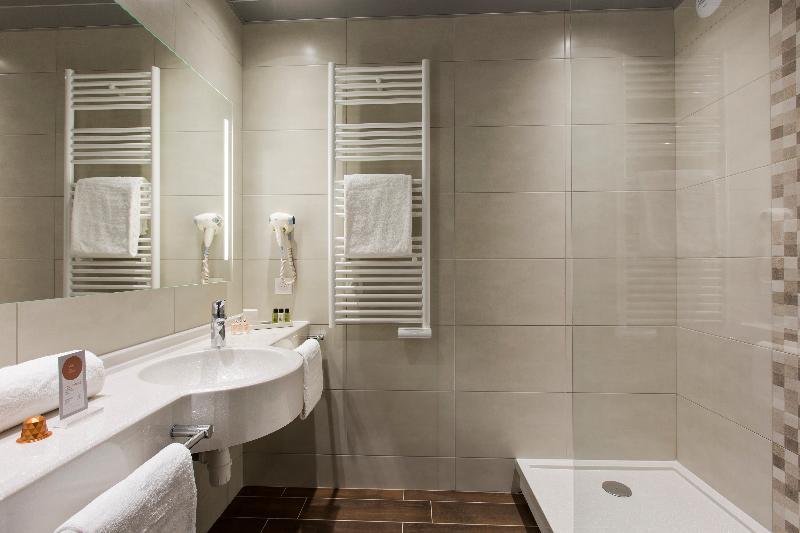 Roi Soleil Prestige Strasbourg Ξενοδοχείο Schiltigheim Εξωτερικό φωτογραφία